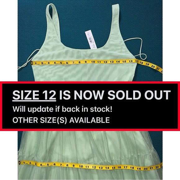 Alice + Olivia Chara Scoop Neck Green Tulle Midi Dress - Picture 14 of 16